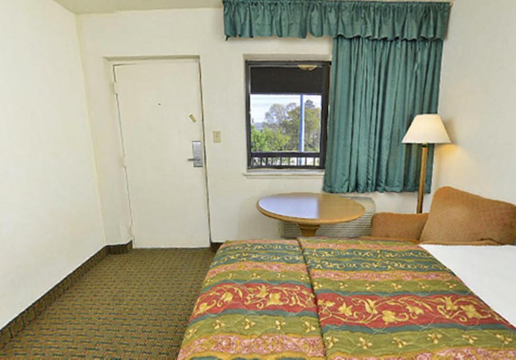 America'S Best Value Inn - Oxford Room photo